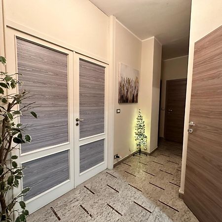 Casa Gianduia Davanti Al Grattacielo Turín Exterior foto