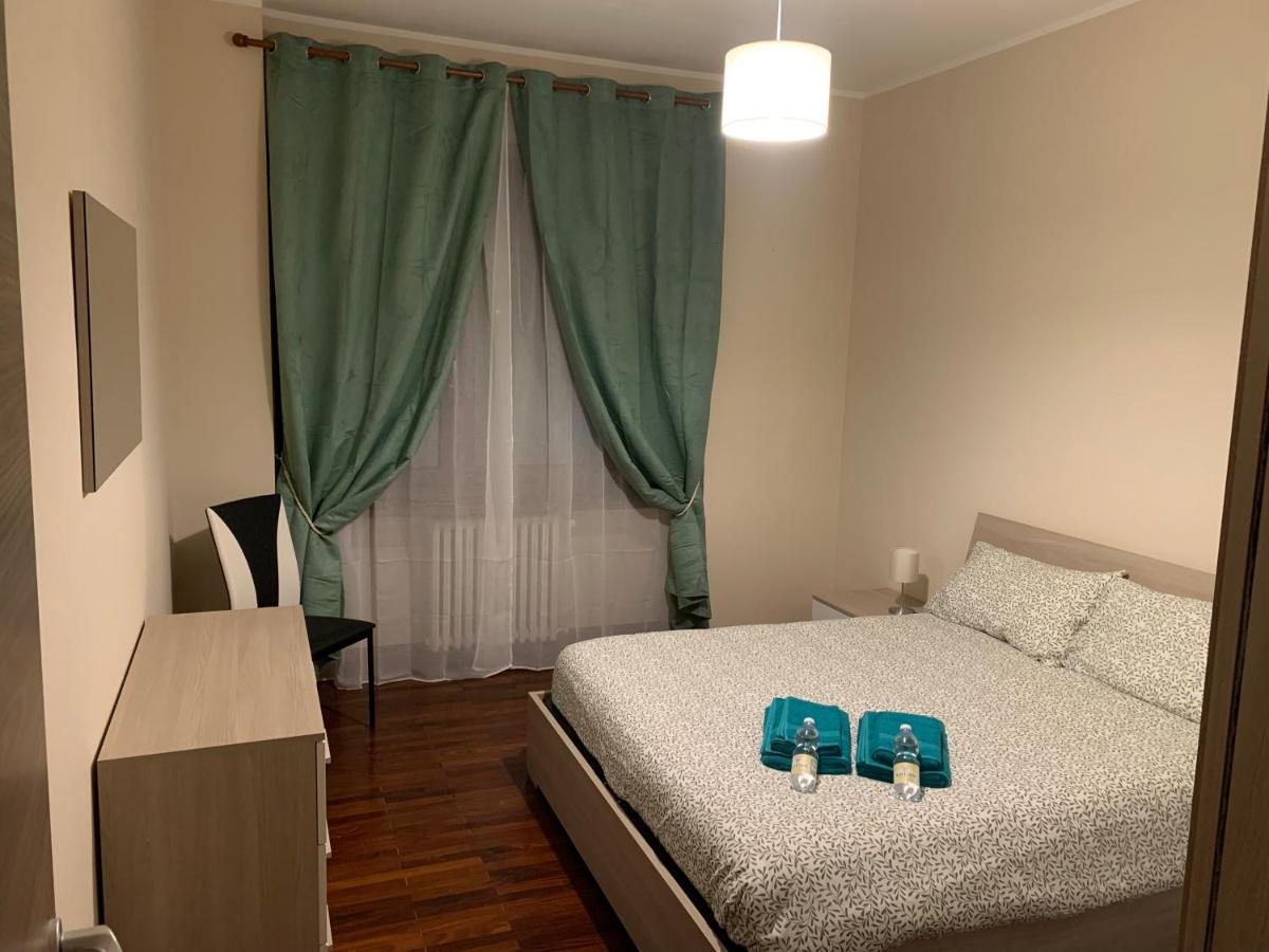 Casa Gianduia Davanti Al Grattacielo Turín Exterior foto
